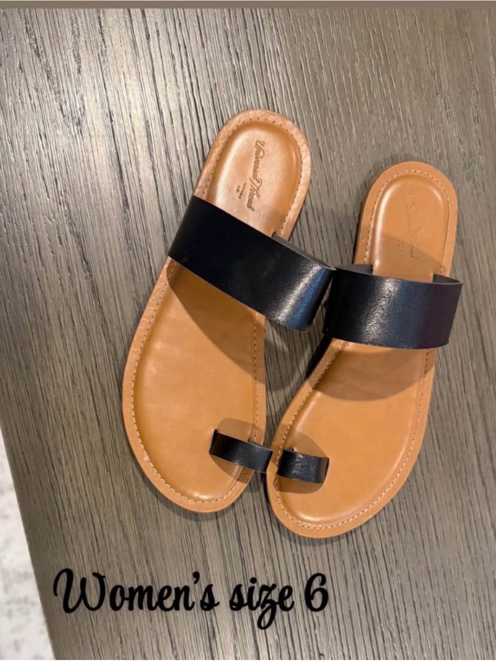 Universal Thread Black and Tan Slide Sandals